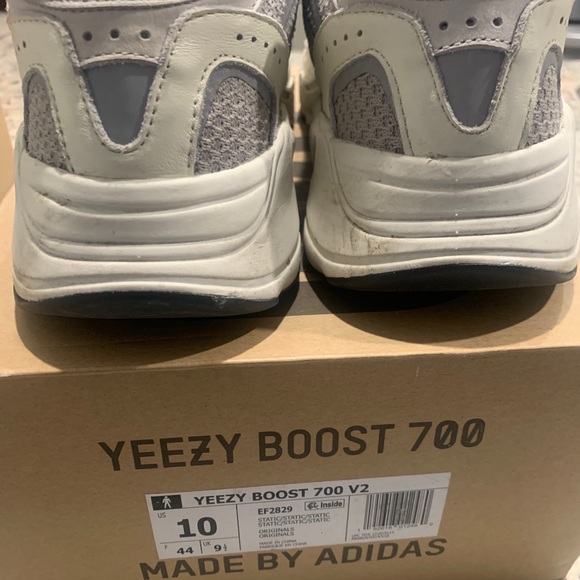 Yeezy 700 static - Picture 3 of 5